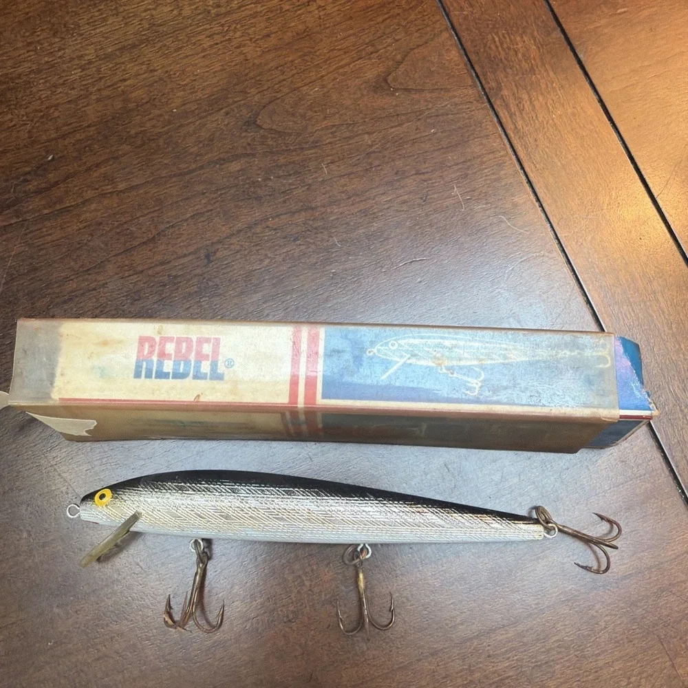 vintage rebel fishing lure In Original Box 6